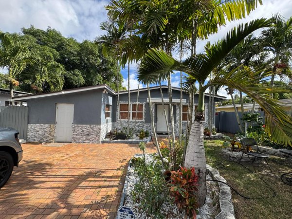1132 NW 7th Fort Lauderdale, FL 33311