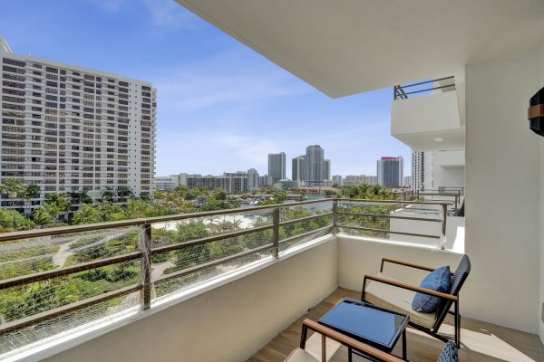 600 Three Iss #615 Hallandale Beach, FL 33009