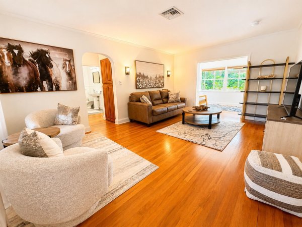 712 SE 11th Fort Lauderdale, FL 33316