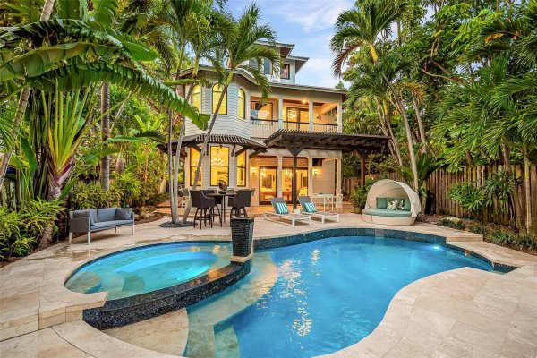 2415 Middle Riv Fort Lauderdale, FL 33305