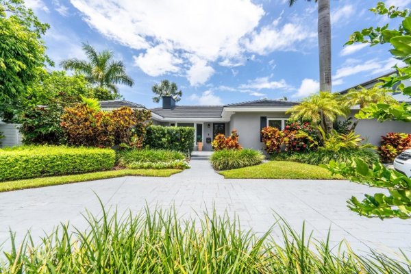 2319 Castilla Fort Lauderdale, FL 33301