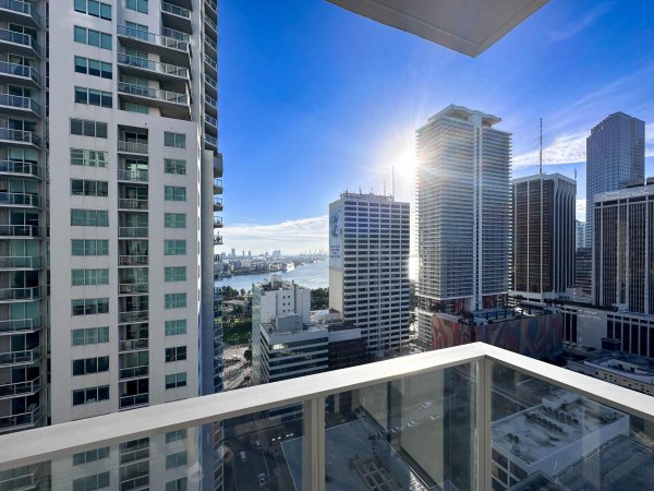 227 NE 2nd #2400 Miami, FL 33132