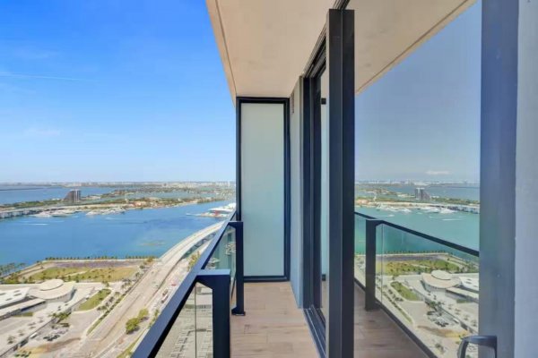 398 NE 5th #2403 Miami, FL 33132