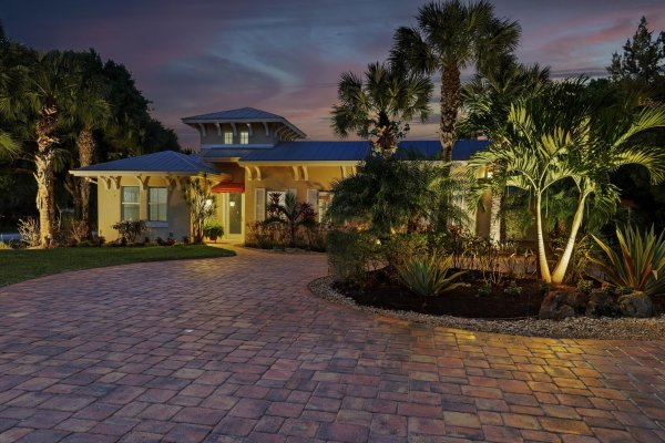 9483 166th Jupiter, FL 33478