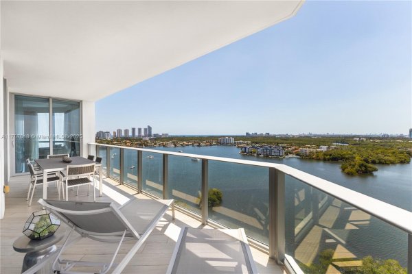 17111 Biscayne Blvd #1902 North Miami Beach, FL 33160