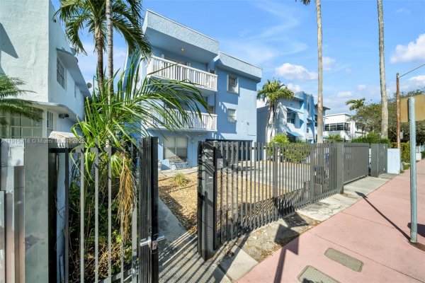 1530 Pennsylvania Ave #203 Miami Beach, FL 33139