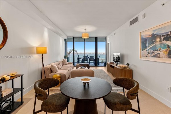 700 NE 24th St #2602 Miami, FL 33137