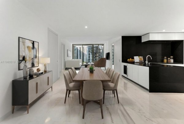 300 Biscayne Blvd Way #2009 Miami, FL 33131