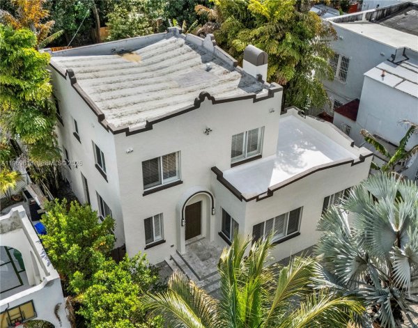 2006 SW 12th St Miami, FL 33135