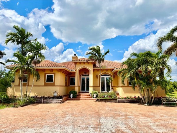 20401 SW 184th St Miami, FL 33187