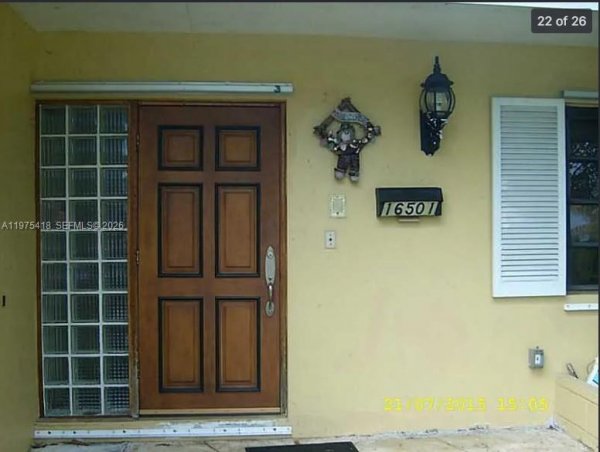 16501 SW 102nd Ct Miami, FL 33157