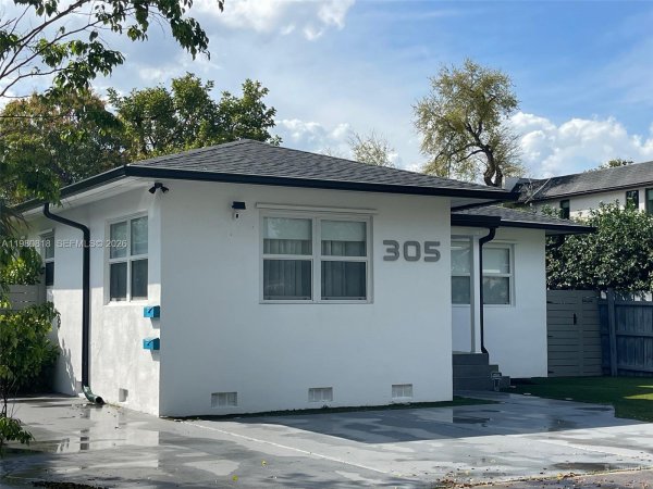305 NE 15th Ave #REAR Fort Lauderdale, FL 33301