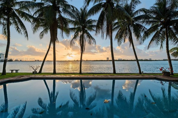 220 Bal Bay Dr Bal Harbour, FL 33154