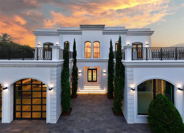 1239 Middle Riv Dr Fort Lauderdale, FL 33304