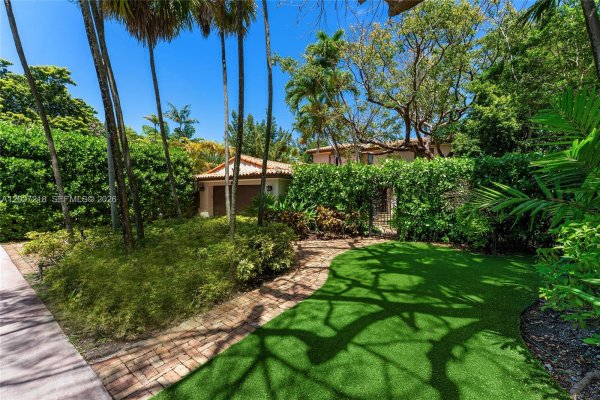 6121 La Gorce Dr Miami Beach, FL 33140