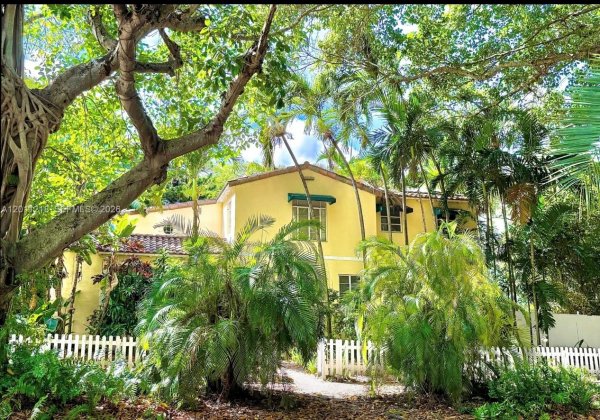 3644 SW 3rd Ave Miami, FL 33145