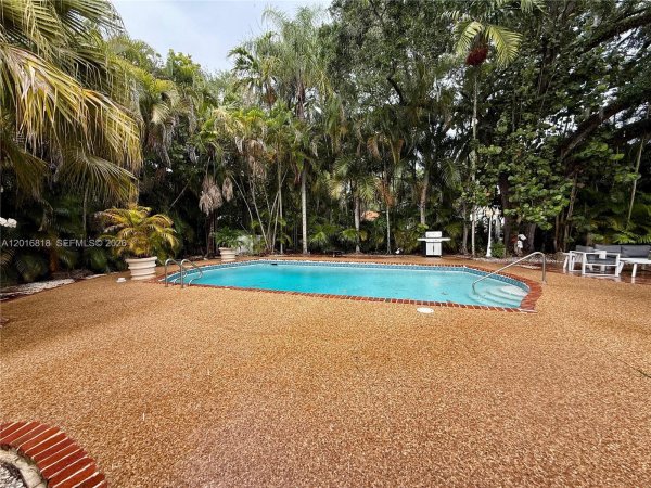721 Saldano Ave Coral Gables, FL 33143