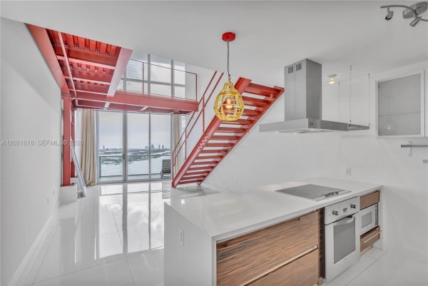 1100 Biscayne Blvd #2706 Miami, FL 33132