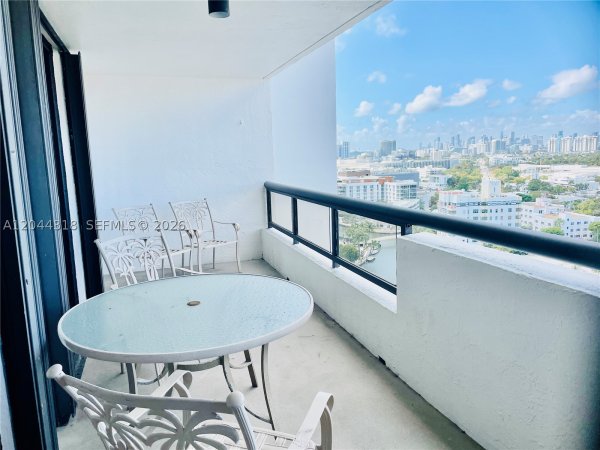 2555 Collins Ave #2006 Miami Beach, FL 33140