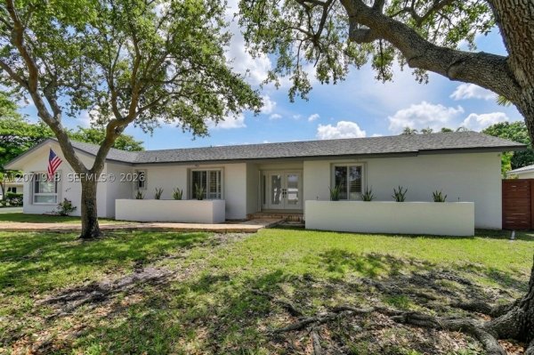 13241 SW 104th Ave Miami, FL 33176