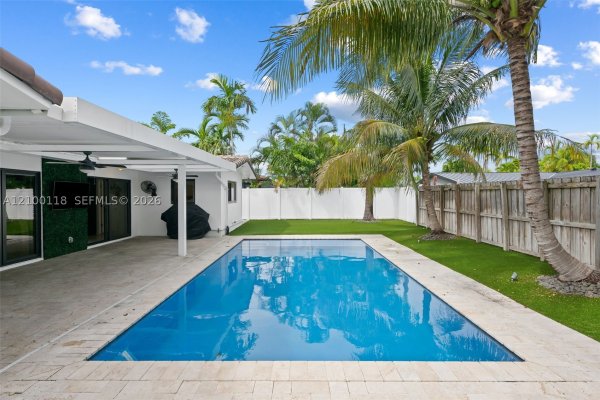 2091 NE 55th St Fort Lauderdale, FL 33308