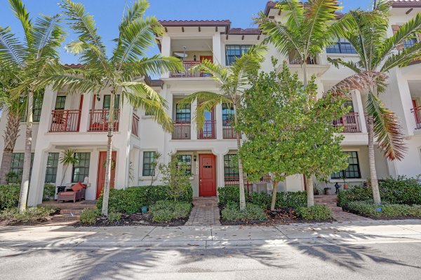 11621 SW 13th Pembroke Pines, FL 33025