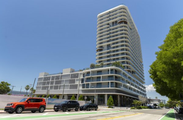 580 72nd #1102 Miami Beach, FL 33141