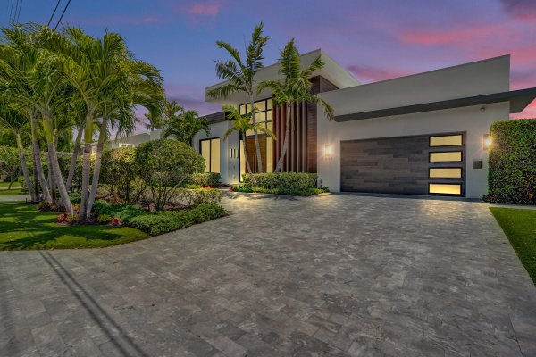 2816 NE 38th Fort Lauderdale, FL 33308