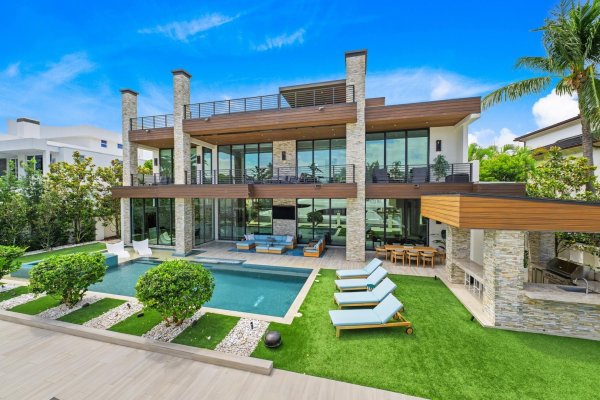 2437 Delmar Fort Lauderdale, FL 33301