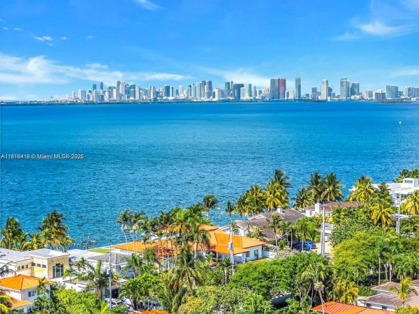 1730 Bay Dr Miami Beach, FL 33141