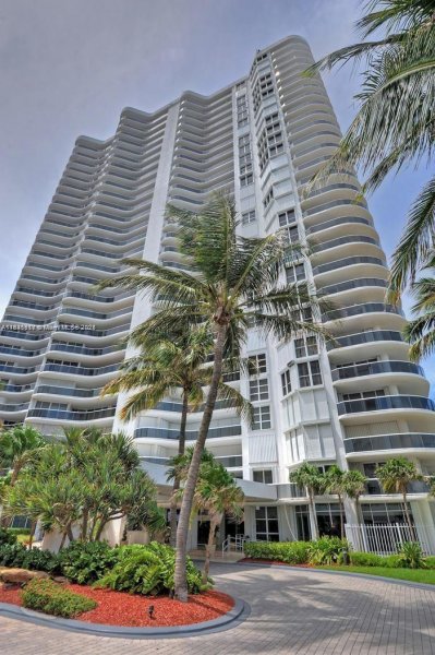16711 Collins Ave #602 Sunny Isles Beach, FL 33160