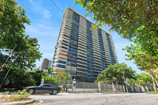 780 NE 69th St #905 Miami, FL 33138