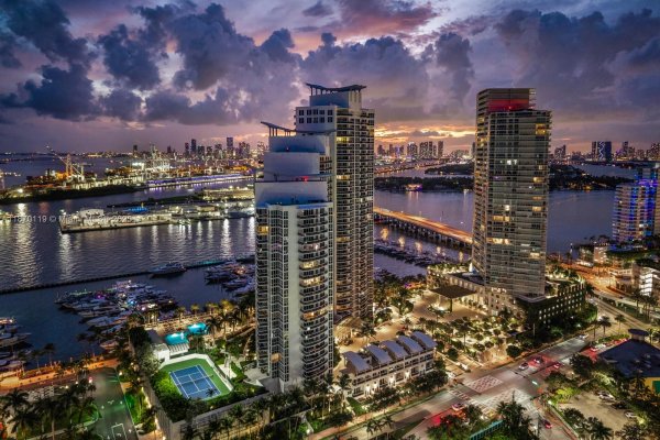 400 Alton Rd #TH-1A Miami Beach, FL 33139