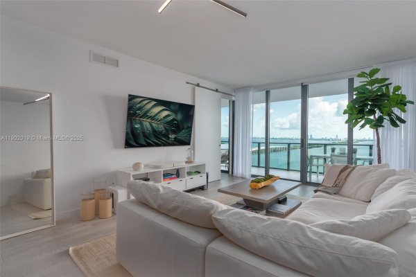 3131 NE 7th Ave #2202 Miami, FL 33137 3131 NE 7th Ave #2202 Miami, FL 33137