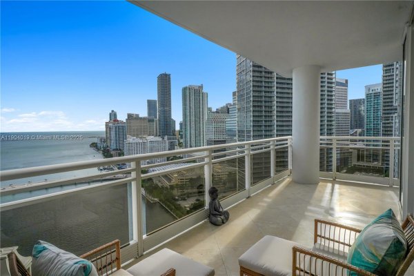 901 Brickell Key Blvd #2804 Miami, FL 33131