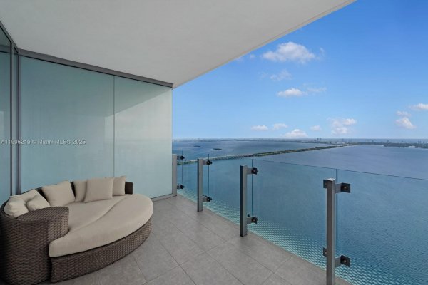 700 NE 26th Ter #5103 Miami, FL 33137