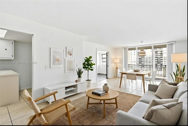 18071 Biscayne Blvd #802 Aventura, FL 33160