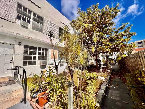 6940 Bay Dr #7 Miami Beach, FL 33141