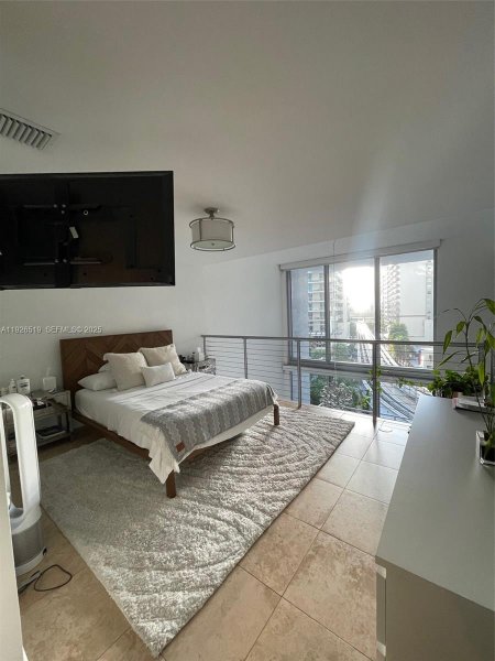 1050 Brickell Ave #410 Miami, FL 33131