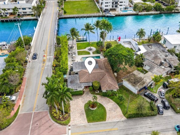 1000 S Shore Dr Miami Beach, FL 33141