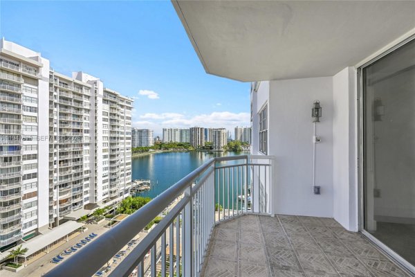 18041 Biscayne Blvd #1202 Aventura, FL 33160
