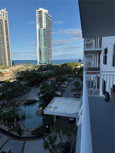 210 174th St #911 Sunny Isles Beach, FL 33160