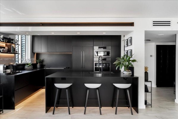 650 West Ave #712 Miami Beach, FL 33139