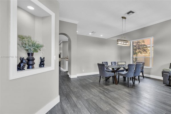 14325 NW 14th Ct Pembroke Pines, FL 33028