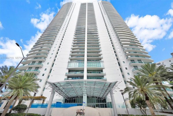 1331 Brickell Bay Dr #3607 Miami, FL 33131