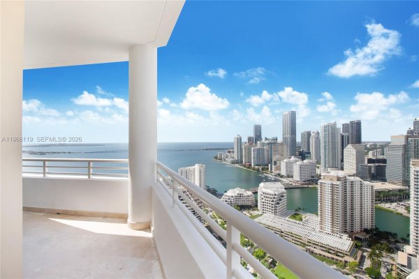 848 Brickell Key Dr #4306 Miami, FL 33131