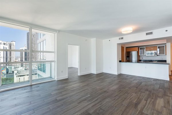 951 Brickell Ave #1711 Miami, FL 33131