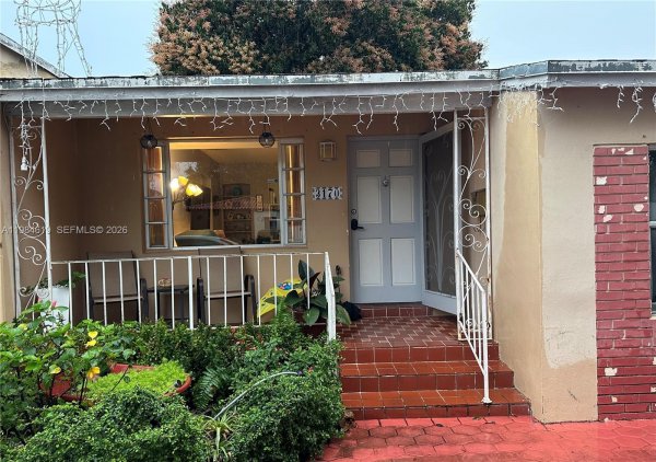 3170 SW 19th Ter Miami, FL 33145