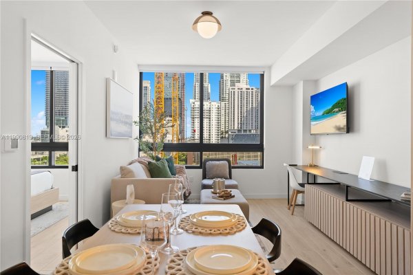 225 N Miami Ave #1003 Miami, FL 33128