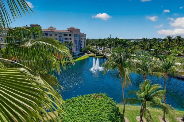 705 Crandon Blvd #506 Key Biscayne, FL 33149